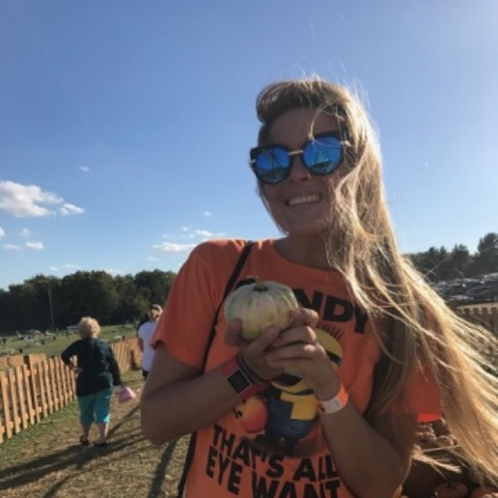 Meet your Posher, Claire